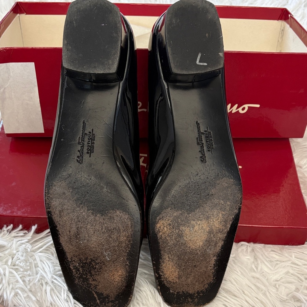 Salvatore Ferragamo Black Patent Leather Bow Flats - Picture 5 of 8